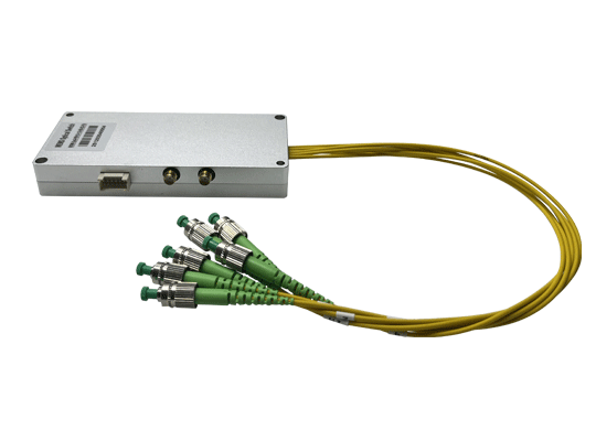 2×4 MEMS保偏光開關(guān)(帶SMA口)產(chǎn)品實(shí)拍 2×4 MEMS保偏光開關(guān)(帶SMA口)產(chǎn)品實(shí)拍